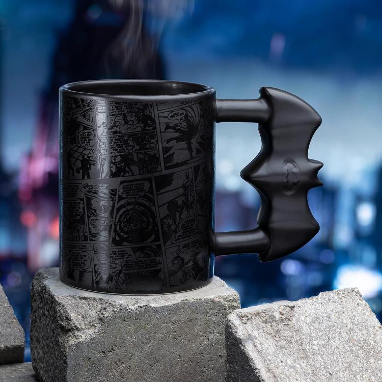 Paladone DC Comics Tasse: Batman "Batarang Shaped Mug" Keramik mit Henkel 450ml