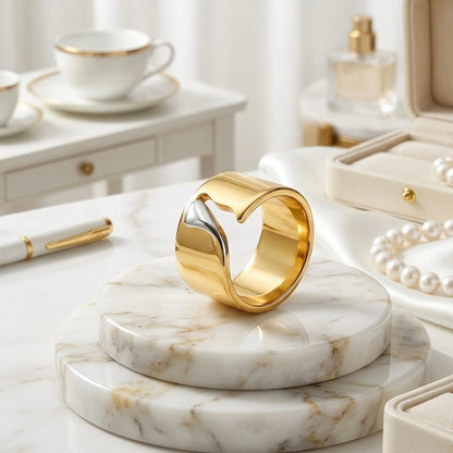 Charlotte Ring