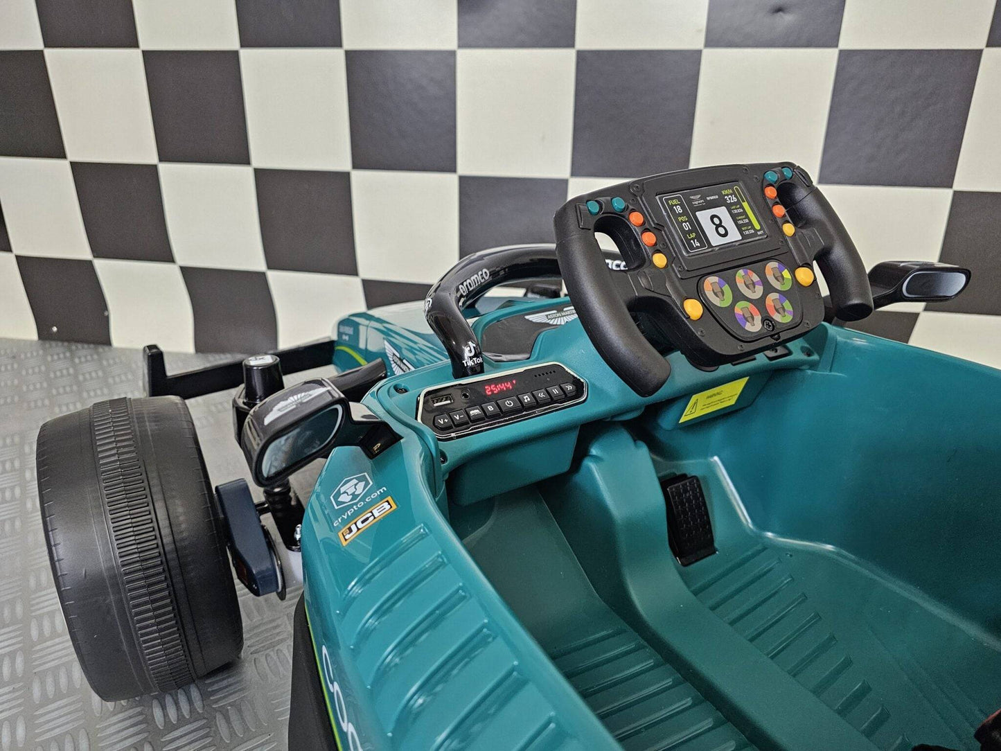 Aston Martin F1 24V Elektroauto für Kinder – Grün