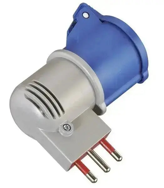 Adapter Stecker 16A IEC-Buchse