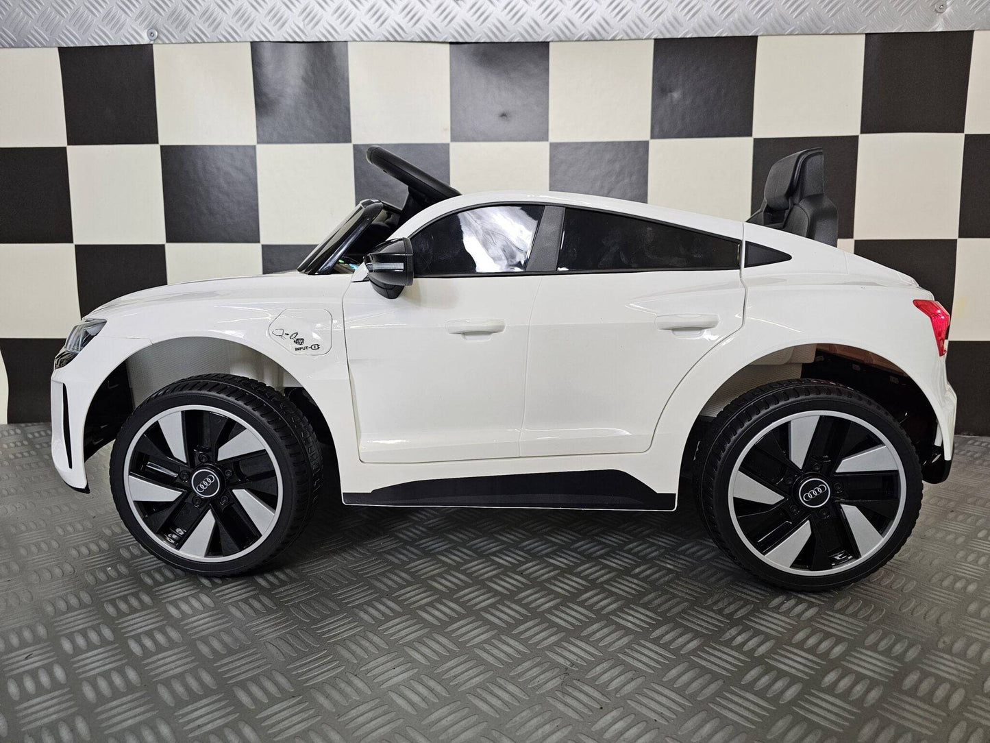 Kinder Elektroauto Audi E-Tron 12 V – Weiß