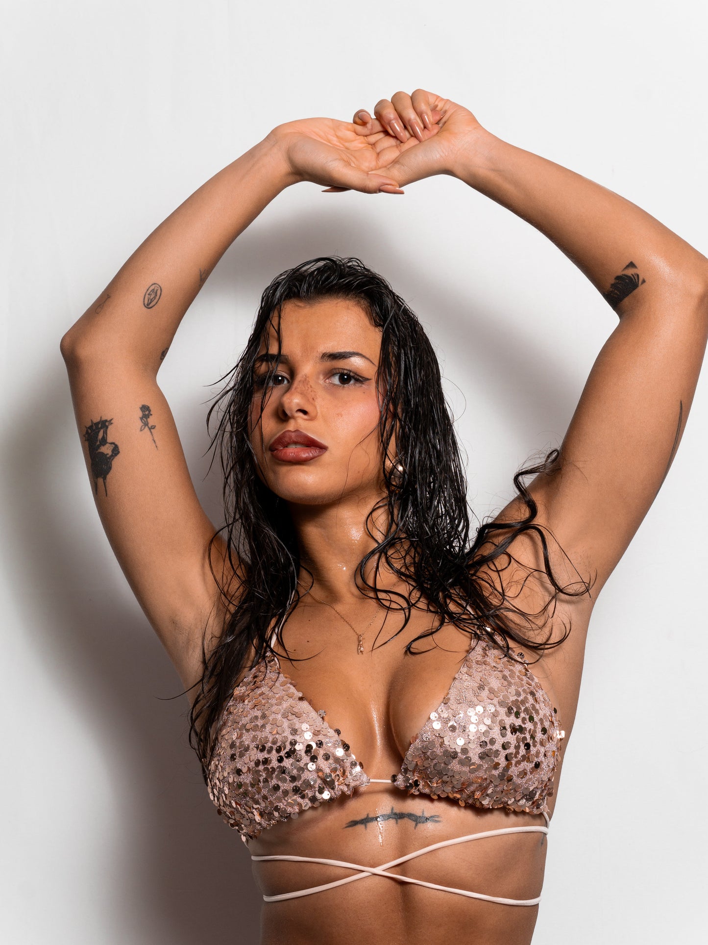 BIKINI MILOS PUDER