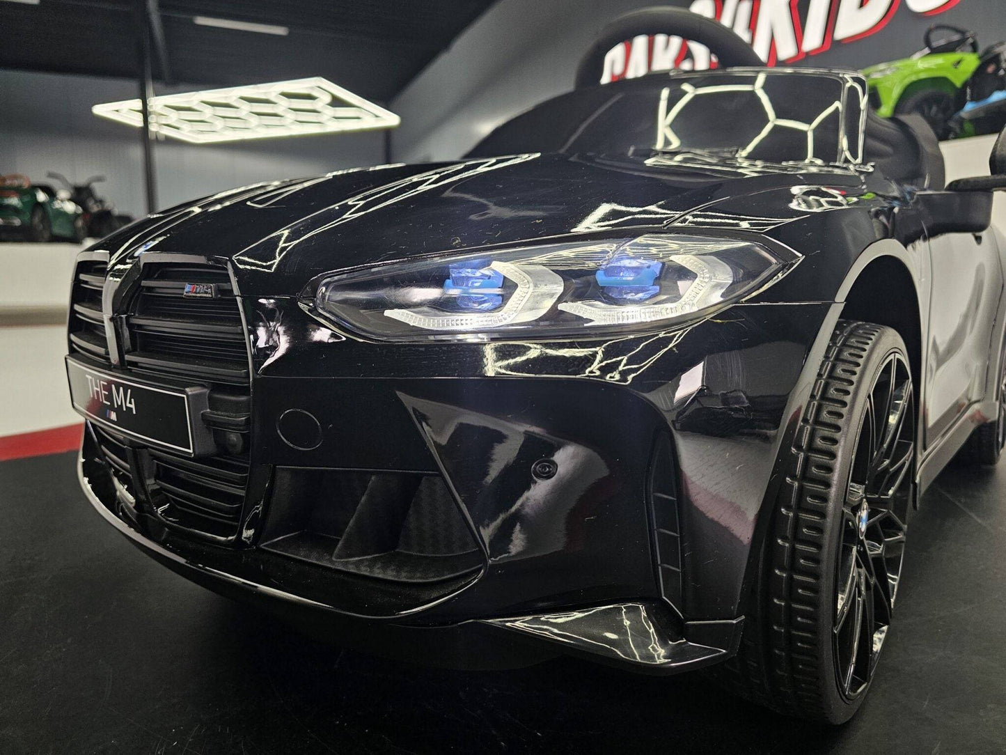 Kinder Elektroauto BMW M4 12 V – Schwarz Metallic