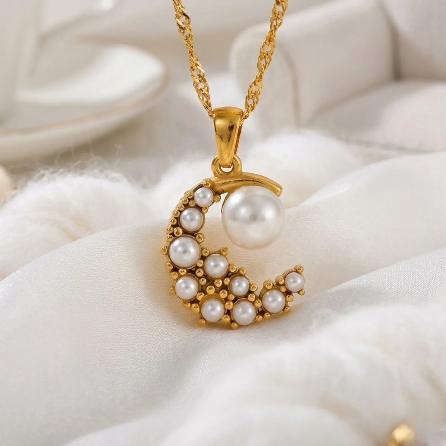 Luna Necklace