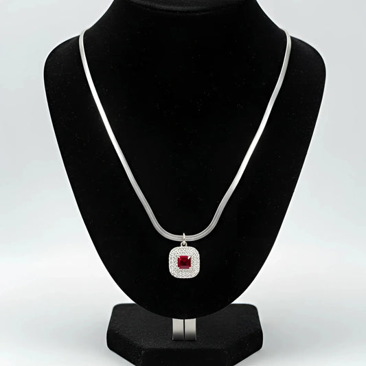 Stile Donna Bags - Collana in Argento con Pendente Rubino