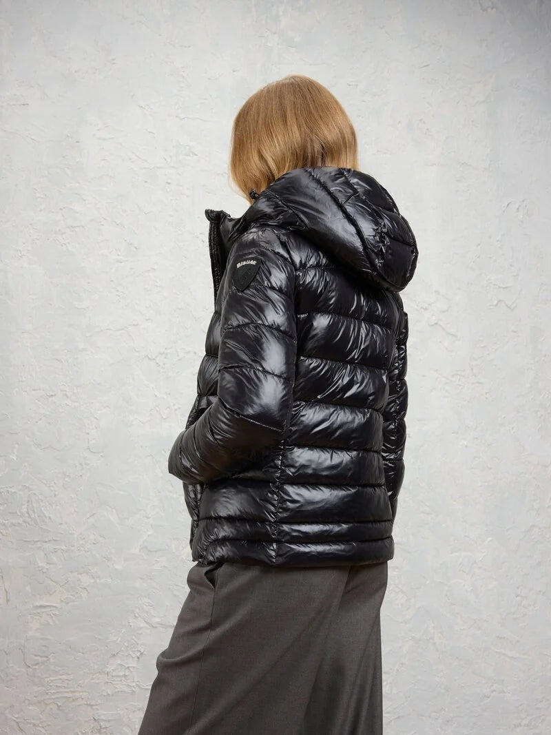 Blauer Piumino con Cappuccio 26WBLDC02070-006648 999 Donna Nero