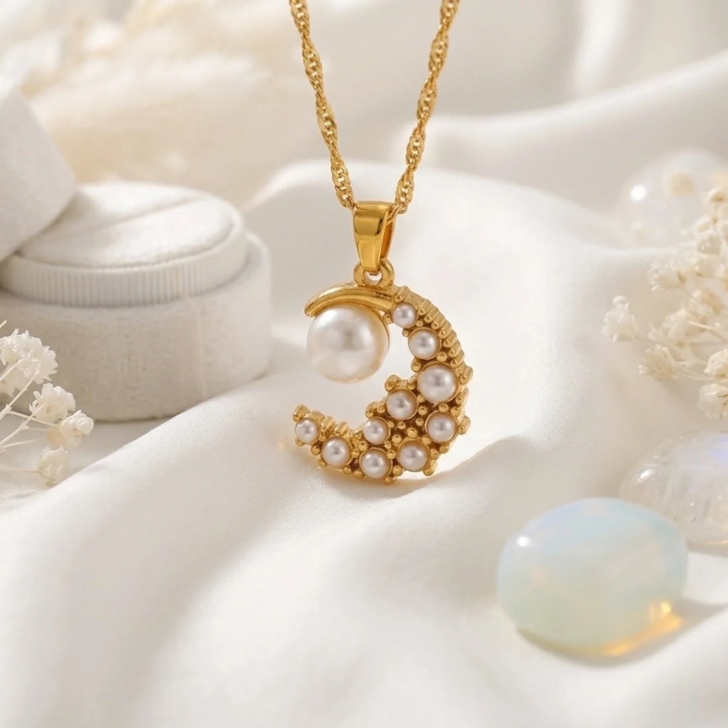 Luna Necklace
