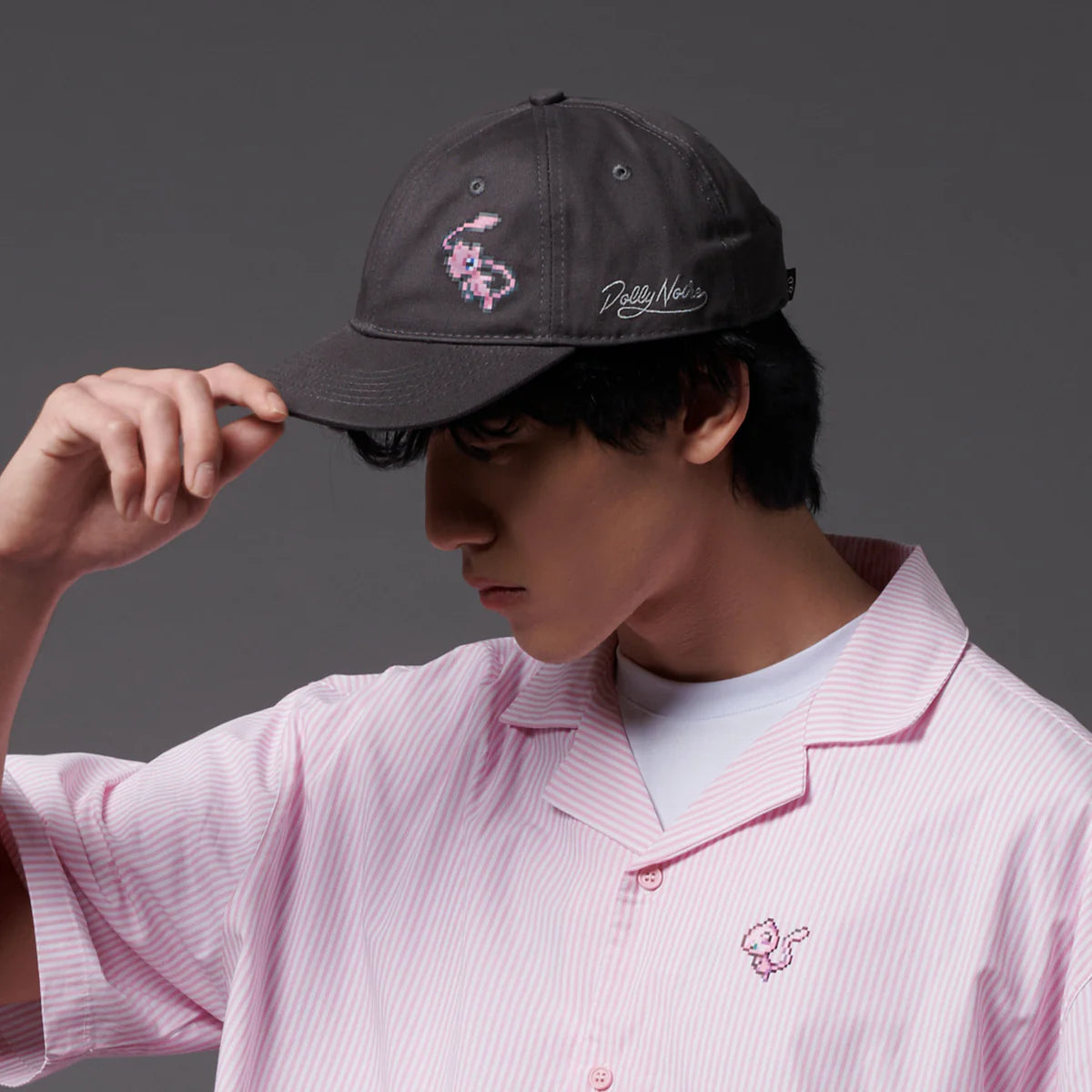 Dolly Noire Dad Hat Mew Pokémon Pixel Art Unisex Nero Slavato - HA1165-HB-01