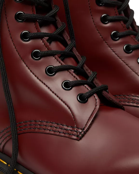 Dr. Martens 1460 Smooth Cherry Red - Anfibio Rosso Ciliegia Iconico