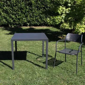Tavolo Manchester impilabile 80 X 80 in acciaio verniciato a polvere
