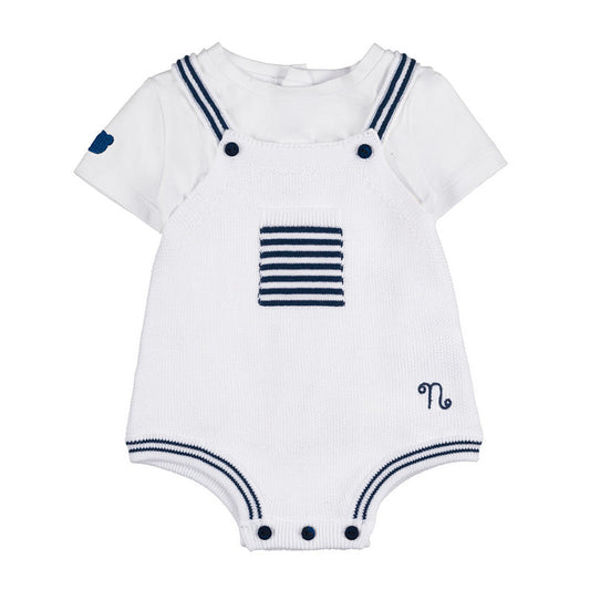 Salopette bianca con t-shirt