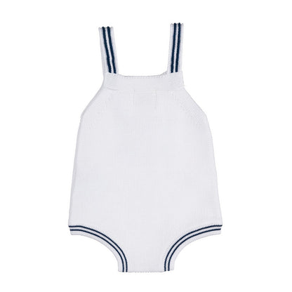 Salopette bianca con t-shirt