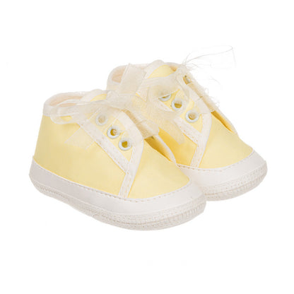 Gelbe Sneakers mit Schleife
