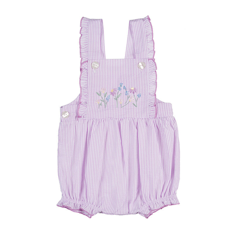 T-shirt bianca con salopette a righe lilla e bianche