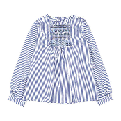 Gestreifte blaue Bluse mit Smokstickerei