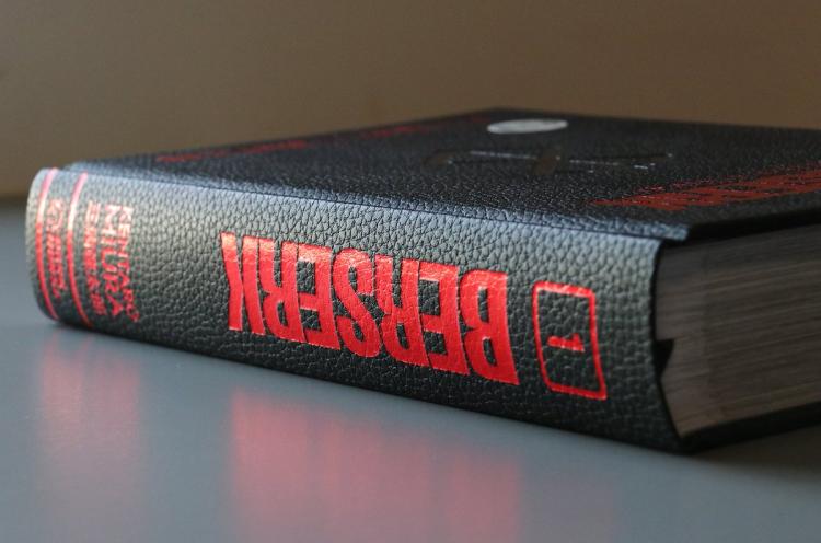 Berserk Deluxe Edition (Bd. 02) Definitive Ausgabe Ledercover Miura