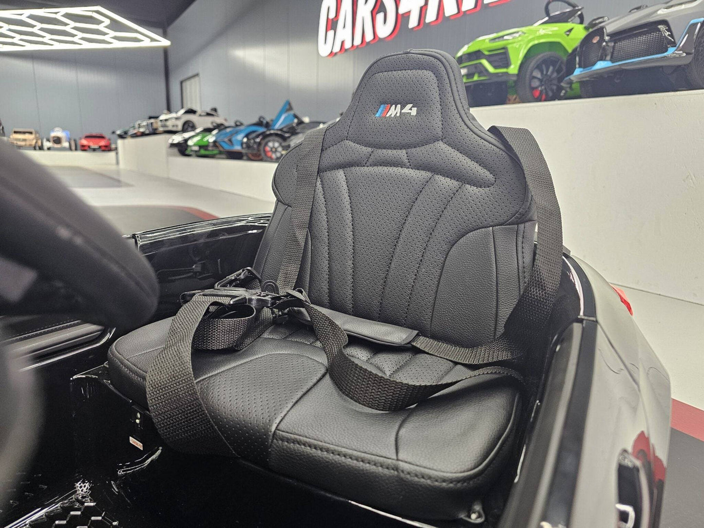 Kinder Elektroauto BMW M4 12 V – Schwarz Metallic
