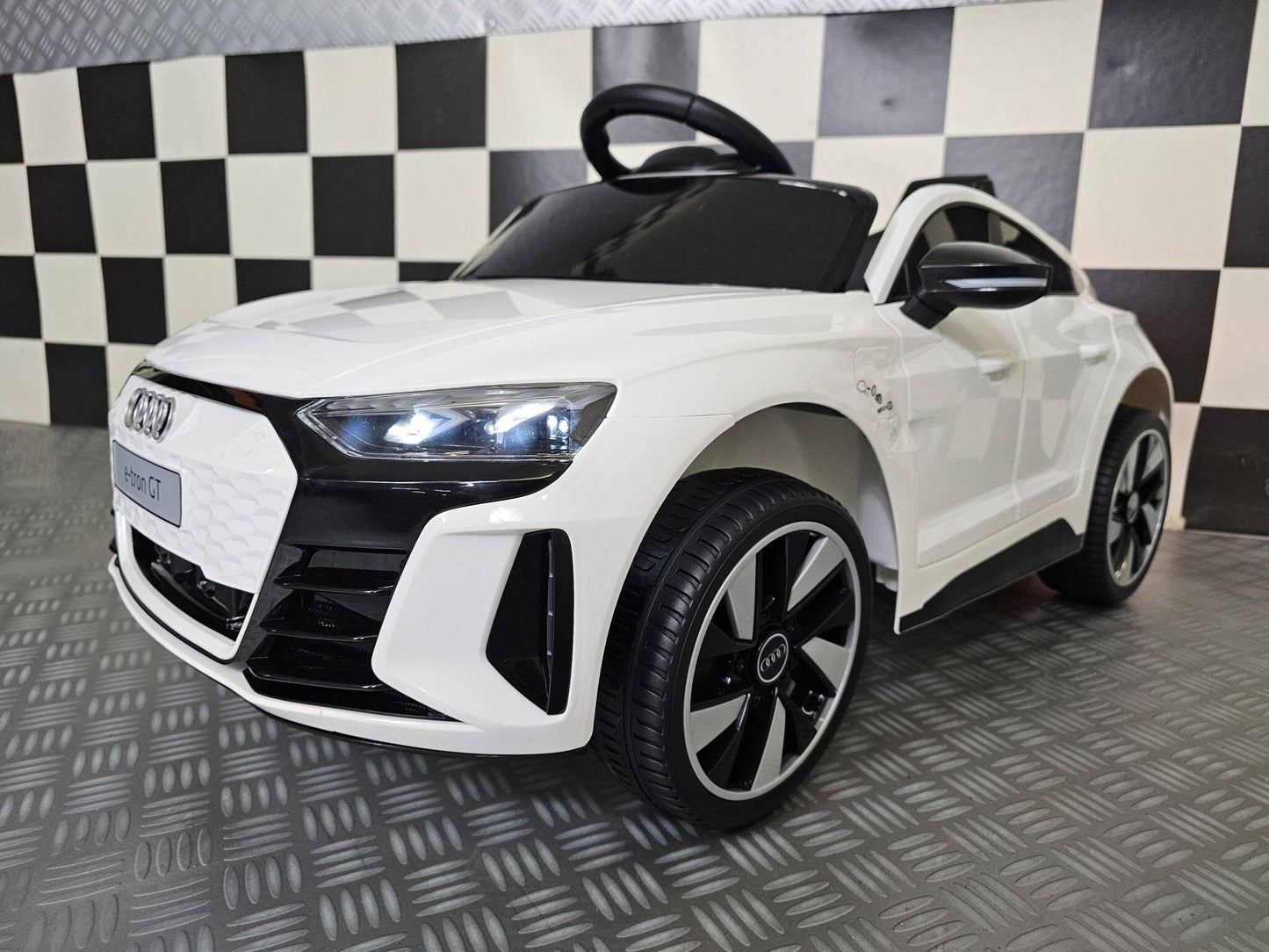 Kinder Elektroauto Audi E-Tron 12 V – Weiß