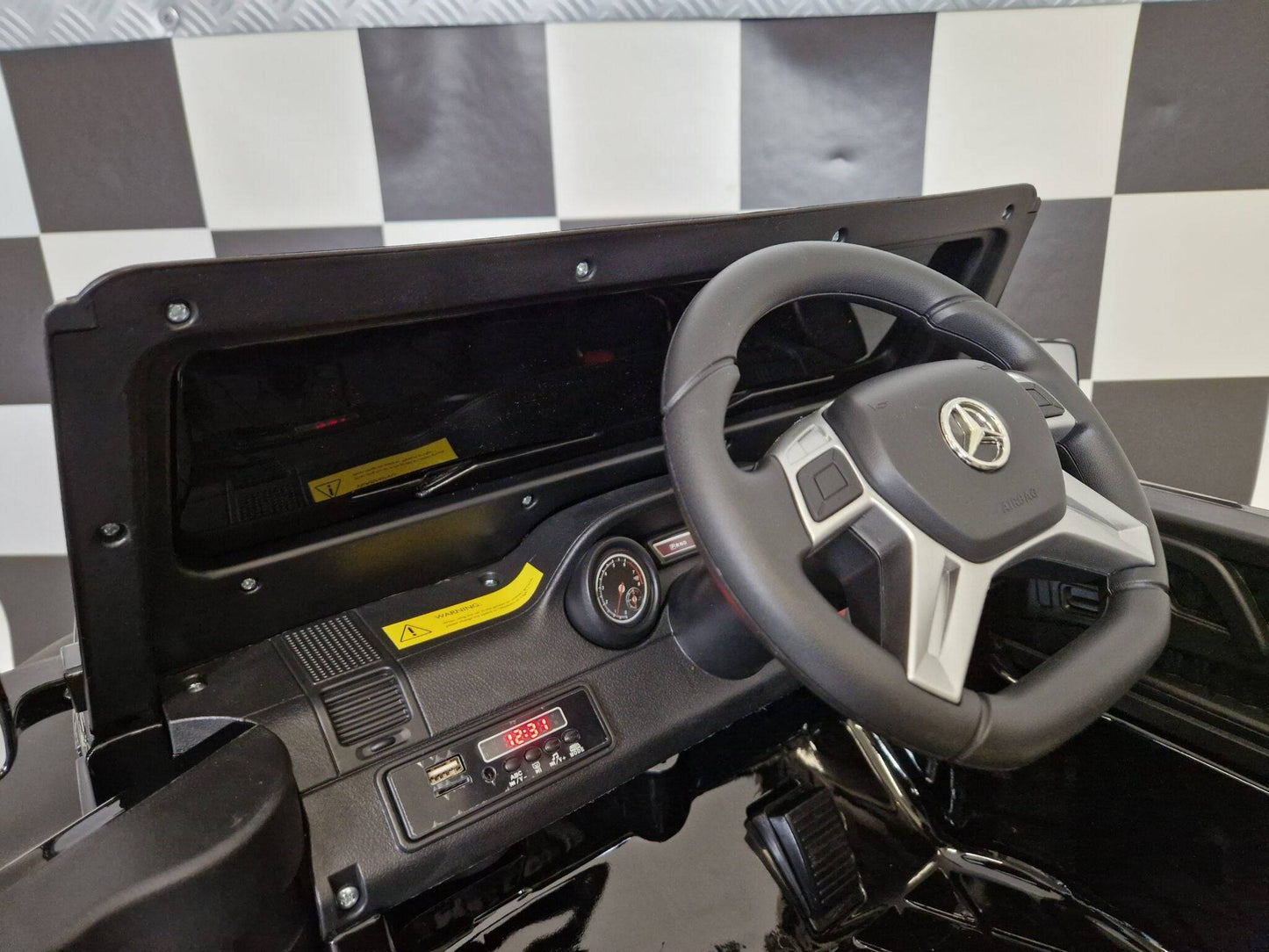 Kinder-Elektroauto Mercedes G63 AMG 6×6 12 V – Schwarz Metallic