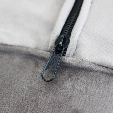 Chesterfield-Sofa aus blauem oder taupefarbenem Samt mit Kapitonierung