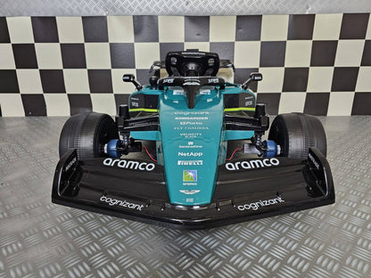 Aston Martin F1 24V Elektroauto für Kinder – Grün