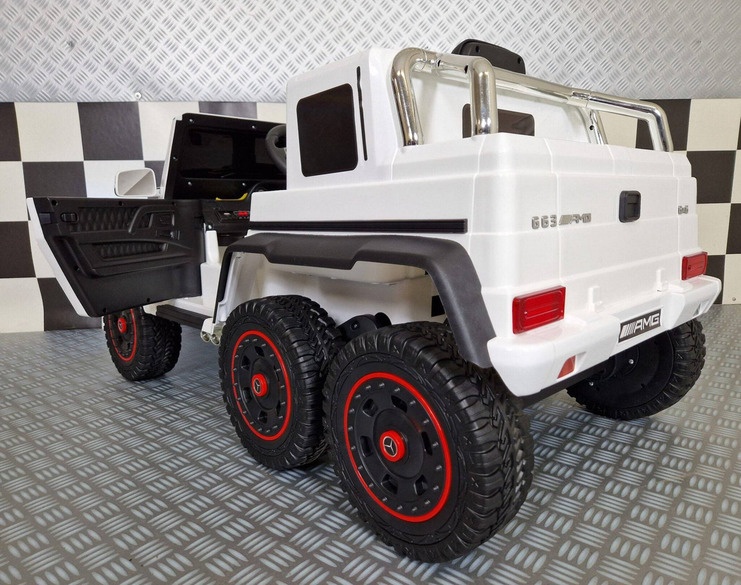 Kinder-Elektroauto Mercedes G63 AMG 6×6 12 V – Weiß