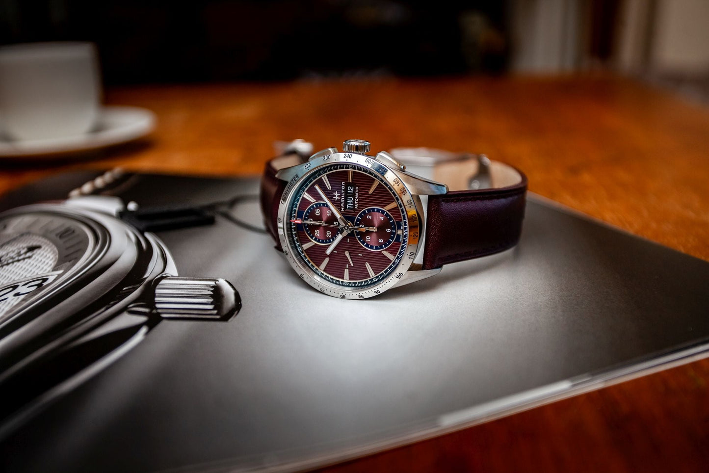 Hamilton Broadway H-21 Automatic – Präzises Uhrwerk und kühnes Design