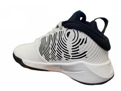 Nike scarpa da pallacanestro da ragazzi Team Hustle 9 AQ4224 100 bianco nero
