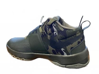 Nike scarpa da basket da junior Team Hustle 8 881941 301 olive