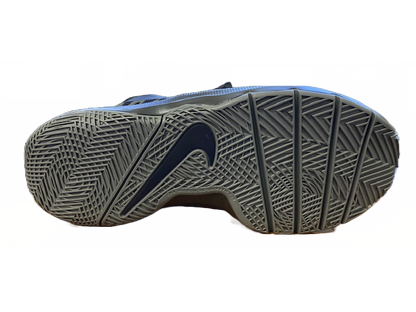 Nike scarpa da basket da junior Team Hustle 8 881941 301 olive