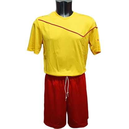 Lotto completo maglietta e pantaloncino da calcio-calcetto da adulto Sigma Q8531 giallo-rosso