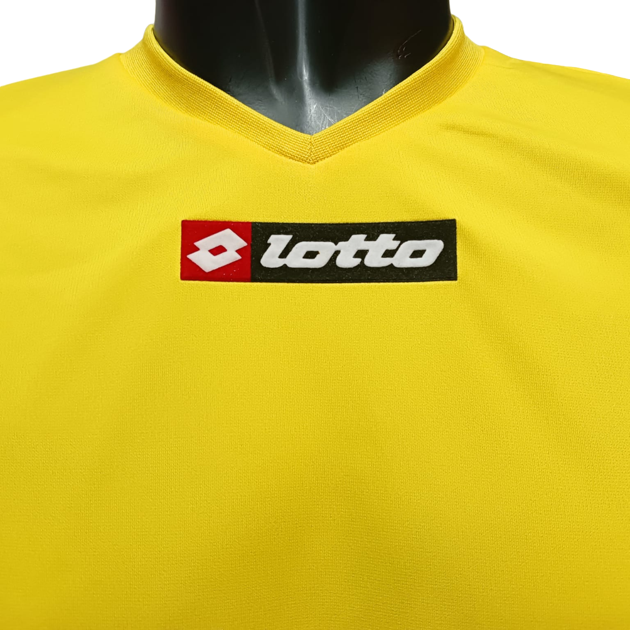 Lotto completo maglia e pantaloncino da calcio-calcetto da adulto Power N3484 giallo-rosso