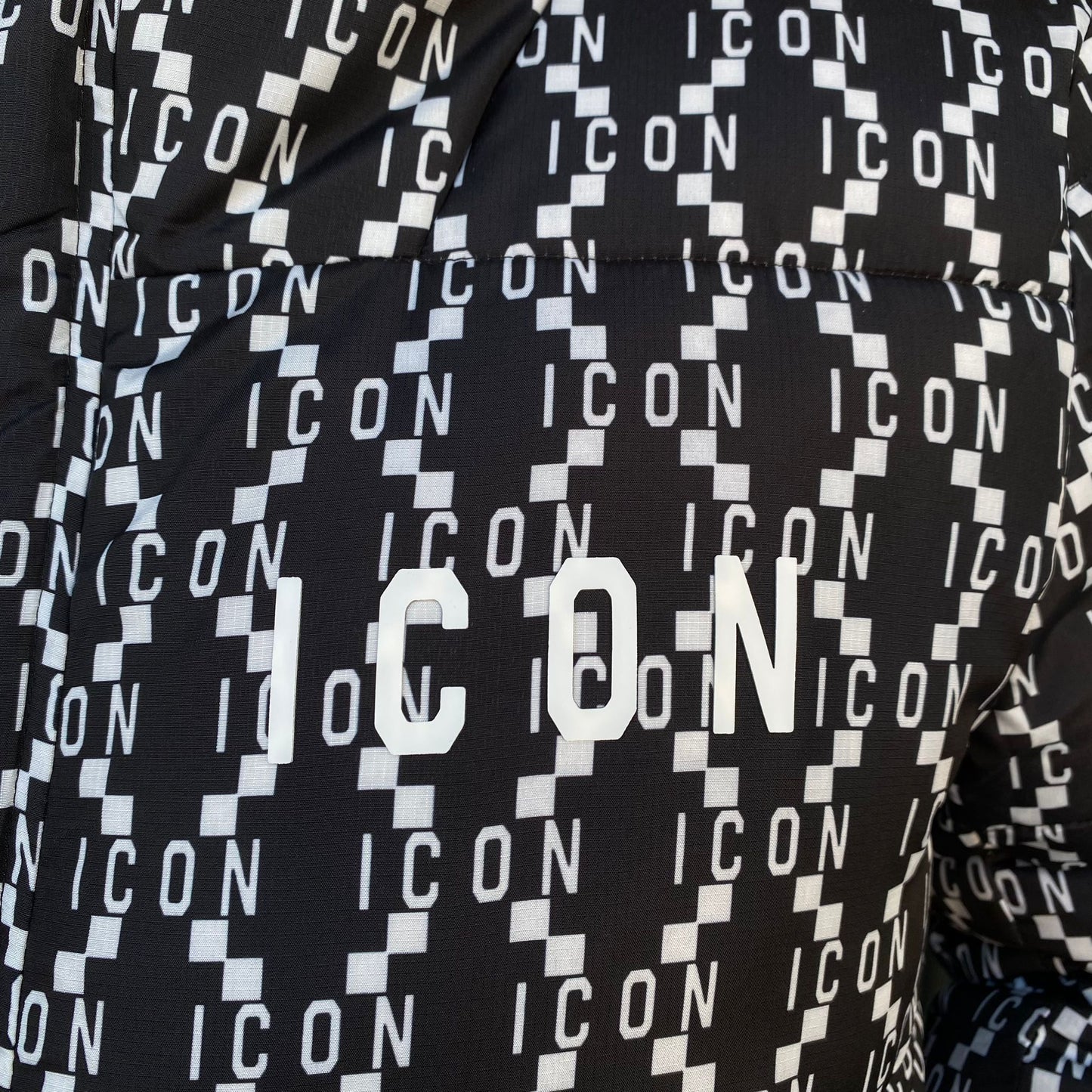 Icon Giubbotto IU9083J Nero Bianco - Giacca Logo Cappuccio Uomo Streetwear Leggera