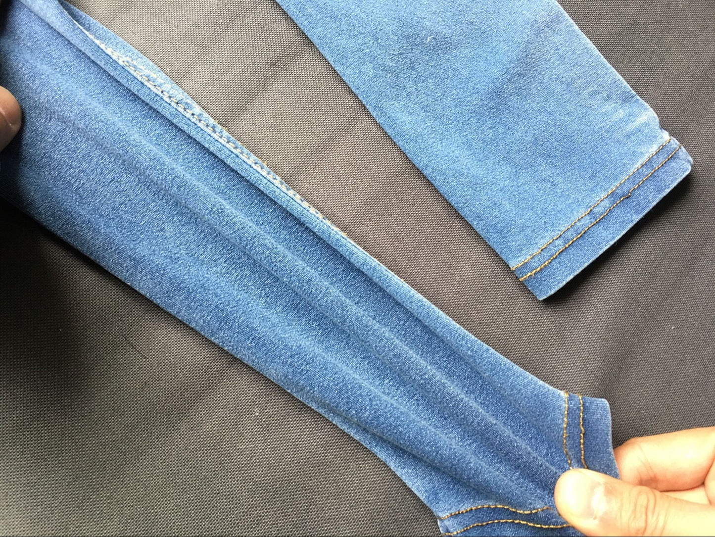 Jeans Donna Elasticizzati Blu Scuro a Vita Alta con Doppio Bottone