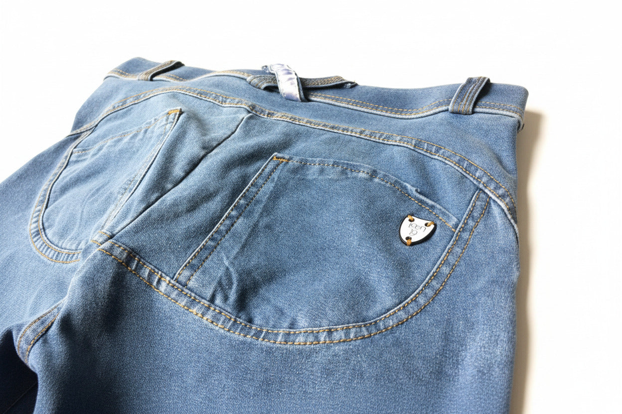 Jeans Donna Elasticizzati Blu Scuro a Vita Alta con Doppio Bottone