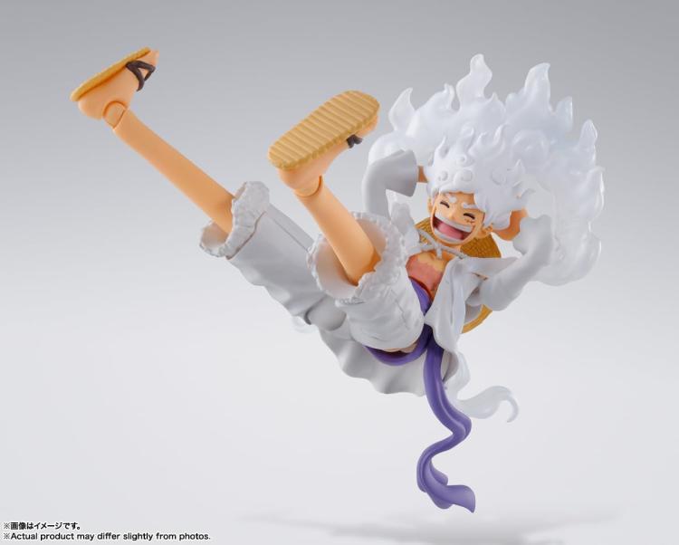 BANDAI SH FIGUARTS ONE PIECE: MONKEY D.LUFFY (GEAR 5) TAMASHI ACTIONFIGUR 15CM