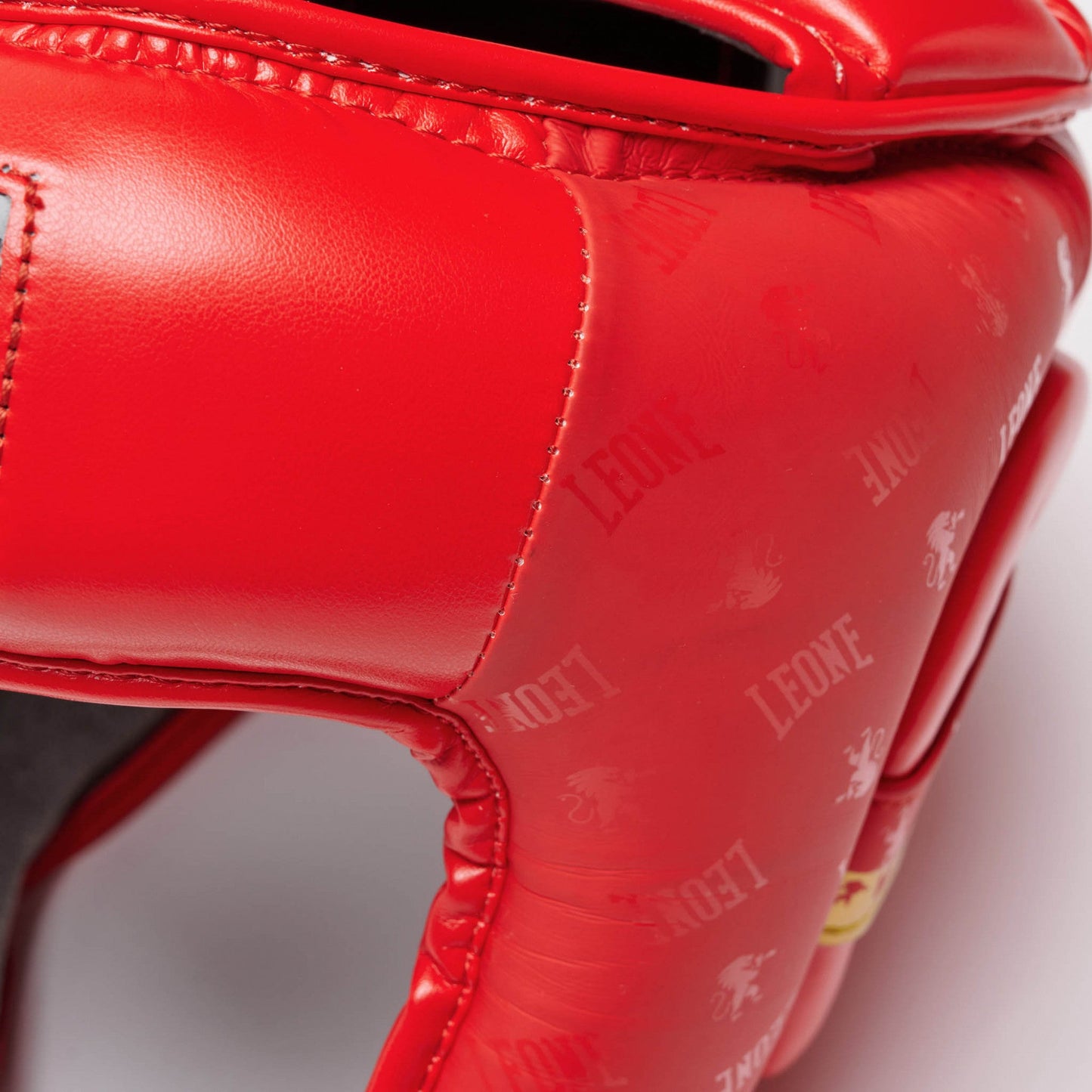 Leone Casco Boxe DNA CS444 Rosso: Protezione Anti-Shock e Stile Elegante