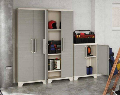 Niedriger Schrank Linear Wood 68x39x90h aus Kunststoff, Einlegeböden 15 kg, sicherer Verschluss