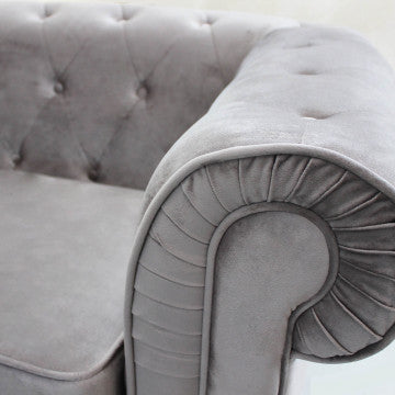 Chesterfield-Sofa aus blauem oder taupefarbenem Samt mit Kapitonierung