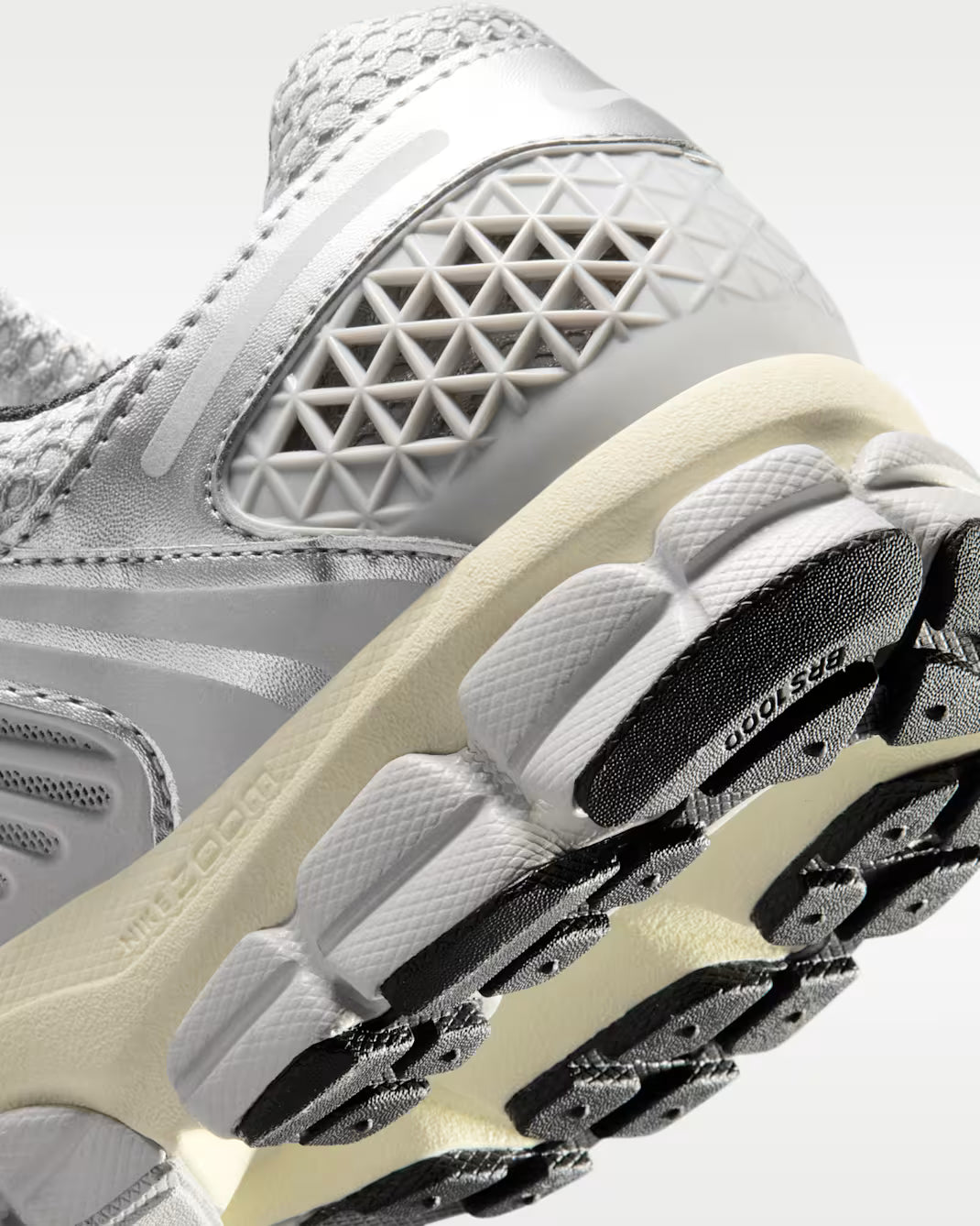 Nike Zoom Vomero 5 Lifestyle Sneakers Uomo Grigio Argento - IM3486-002