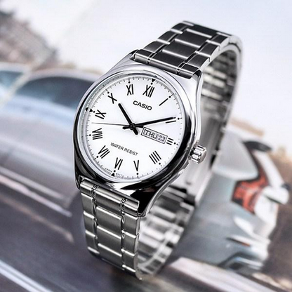 Orologio Casio MTP‑V006D‑7B – Acciaio con giorno & data