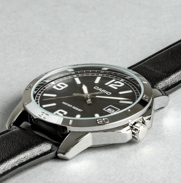 Casio MTP-V004L-1B - Orologio da Uomo Elegante con Cinturino in Pelle Nera