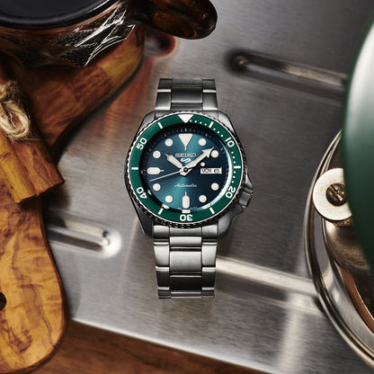 Seiko 5 Sports – Automatisch, grünes Zifferblatt, 42,5 mm, SRPD61K1
