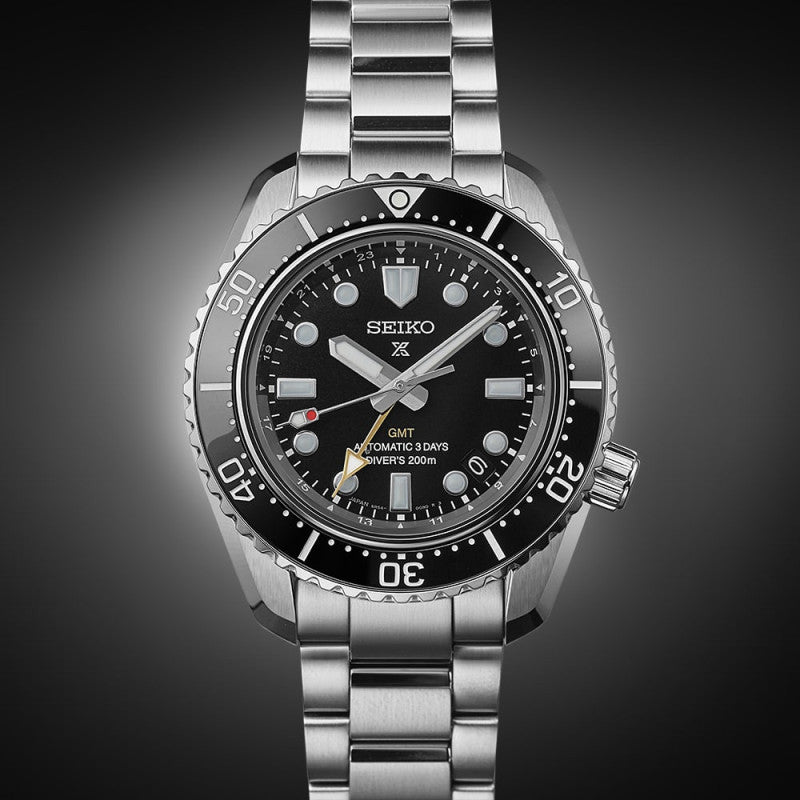 Seiko SPB383J1 – Automatik GMT – Schwarzes Zifferblatt – Rundes Gehäuse 42 mm – Code SPB383J1