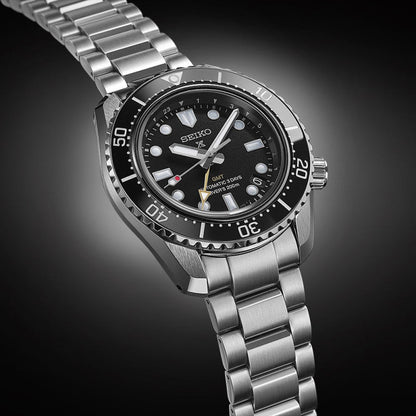 Seiko SPB383J1 – Automatik GMT – Schwarzes Zifferblatt – Rundes Gehäuse 42 mm – Code SPB383J1