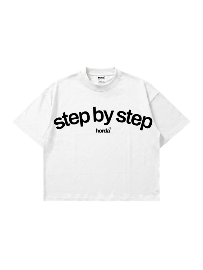 T-shirt Bianca Boxy Fit "Step By" 200gsm Made in Italy | Horda Brand