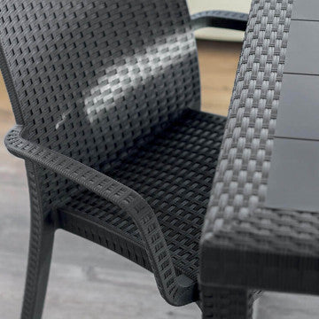 Poltrona Indiana - Sedia per esterni in wicker con struttura plastica stampata, dimensioni cm 57 x 59 x 86 h.