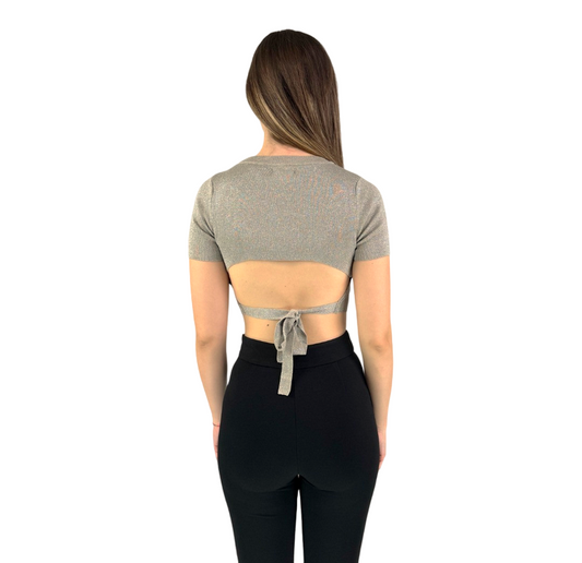 XT Studio Maglioncino corto da donna con delux e annodata sulla schiena. Colore nebbia