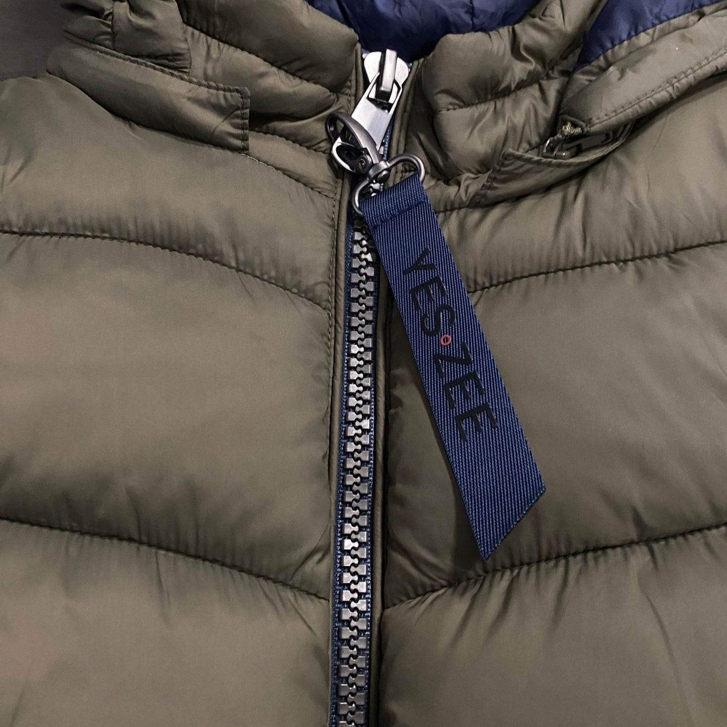 Yes Zee giubbotto trapuntato con cappuccio da ragazzo J838/QFJJ 0905 verde militare
