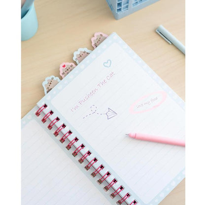 Notizbuch A5 (Pusheen the Cat Purrfect) Love Collection Ringbuch Gepunktet Unterteilt in Abschnitte mit 4 Trennern und Weichem Einband, 160 Seiten | Schulbedarf, Persönliches Tagebuch